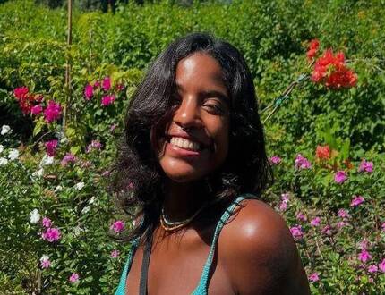 Divulgação do laudo antes de falar com a família revolta parentes de Juliana Marins, morta na Indonésia 1000443747