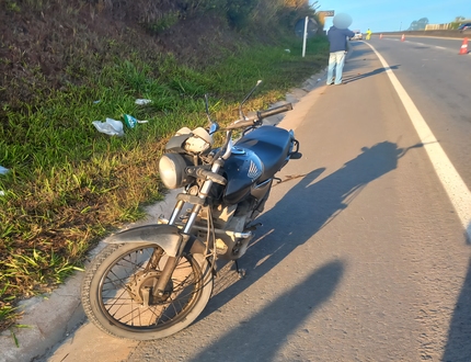 Motociclista atropela idoso de 73 anos, no acostamento da MG-050 28401