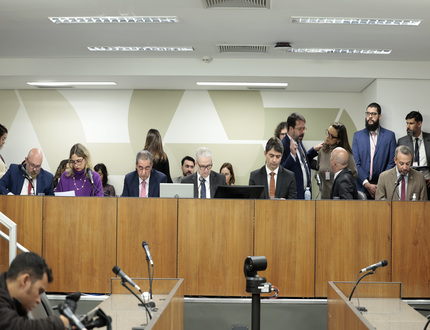Análise de projetos que transferem Codemig e Codemge à União é adiada na ALMG Comissão de Administração Pública