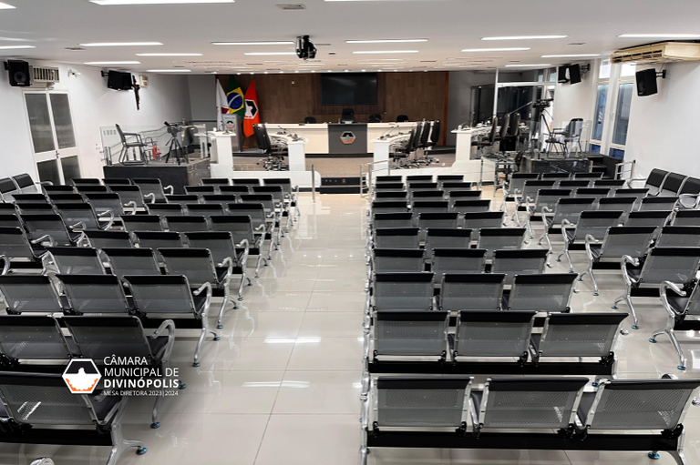 Câmara de Divinópolis apresenta projeto de regulamentação de diárias e passagens com base em UPFMD; R$ 1.063,80 (DF) e R$ 3.191,40, respectivamente