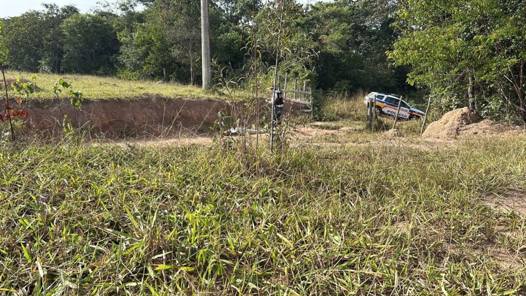 Execução dupla: homem e mulher são assassinados a tiros na zona rural de Divinópolis Execução no Choro homem e mulher são assassinados a tiros na zona rural de Divinópolis.(FOTO: Redes Sociais)