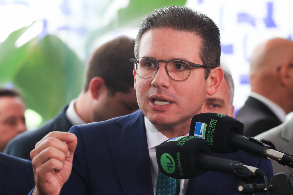 Congresso quer manter privilégios dos ricos e continuar roubando dinheiro da saúde; Emendas parlamentares, uma praga para a população