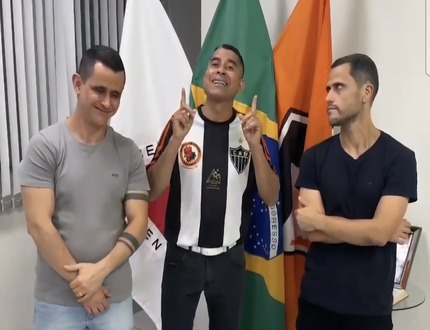 Líder da embaixada do Atlético em Divinópolis e prefeito e deputado cruzeirenses celebram a paz Jajá Atlético prefeito Divinópolis Gleidson e deputado Eduardo