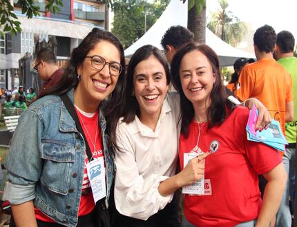 Deputada Lohanna parabeniza as professoras Camila Brandão e Fernanda Bustamante, por eleição na direção da UEMG Divinópolis
