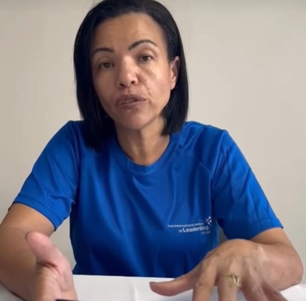 Noite de tensão e medo: Vice-prefeita de Divinópolis, Janete Aparecida, detalha drama vivido em Israel durante ataques Noite de tensão e medo Vice-prefeita de Divinópolis, Janete Aparecida, detalha drama vivido em Israel durante ataques