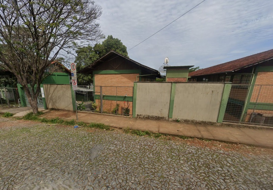Professora é agredida por aluna em escola estadual de Divinópolis Professora é agredida por aluna em escola estadual de Divinópolis