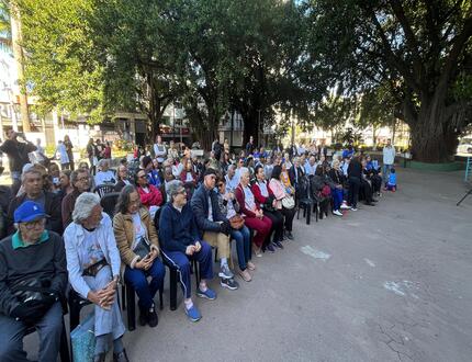 Café na Praça mobiliza Divinópolis no Junho Violeta e emociona idosos com música e acolhimento