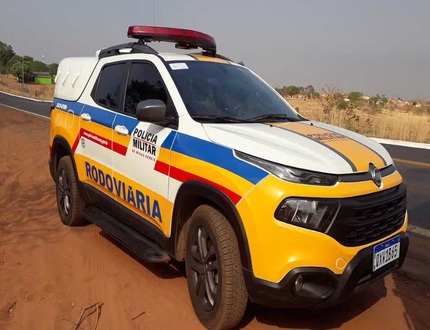FUGA, PERSEGUIÇÃO E FLAGRANTE: Dono de moto entrega veículo a condutor sem habilitação, em Divinópolis