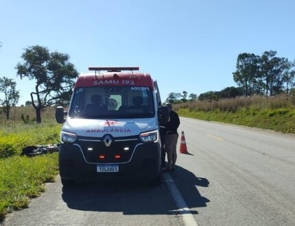Motociclista de 49 anos morre em acidente gravíssimo na BR 494, em Divinópolis samu br 494 divinópolis (1)