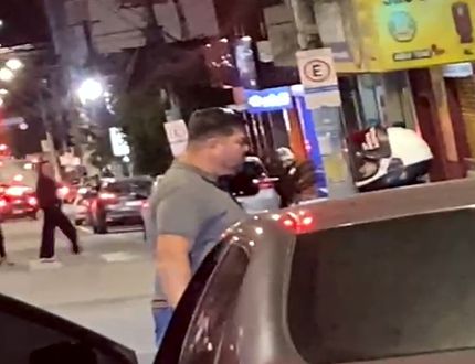 Machismo no trânsito: mulher é empurrada por motorista enfurecido em avenida movimenta de Divinópolis