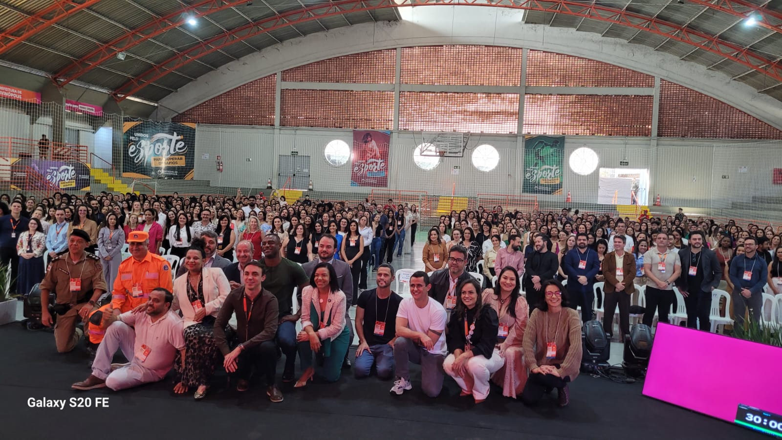 1.200 servidores aprovados no concurso publico da prefeitura de Divinópolis assumem os cargos