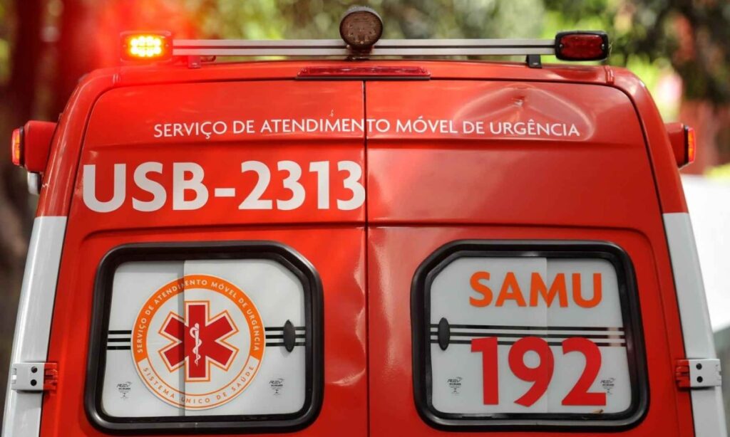 Acidente entre carro e moto deixa jovem em estado grave e homem morto em Itaúna 1_alexandre_guzanshe-57627684