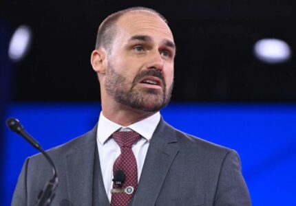 STF impõe tornozeleira a Bolsonaro e Eduardo explode nas redes: “Moraes redobrou a aposta” 1_whatsapp_image_2025_05_31_at_17_25_18-53126813