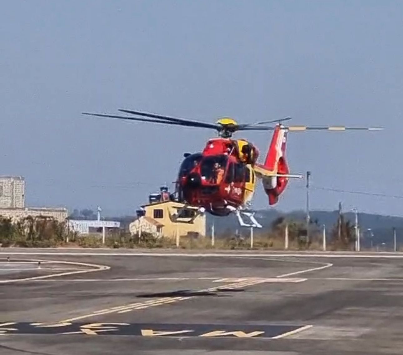 Bebê de 1 ano com queimaduras é transferido de Divinópolis para hospital em BH