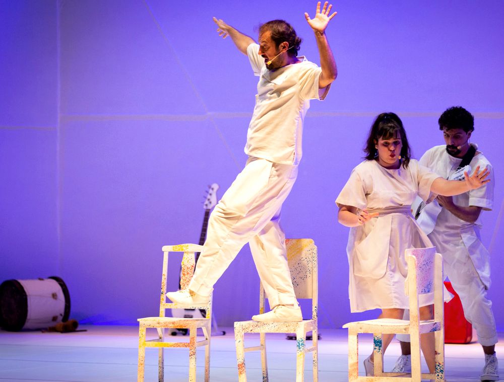 Com patrocínio da CEMIG, grupo 'Maria Cutia' leva teatro gratuito às praças de Divinópolis ESPETÁCULO - MARIA COTIA