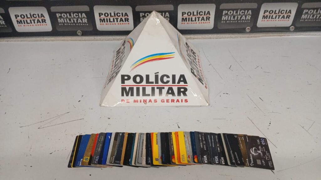 Estelionatário é preso com 53 cartões furtados em Divinópolis Imagem do WhatsApp de 2025-07-21 à(s) 11.57.48_be804d49