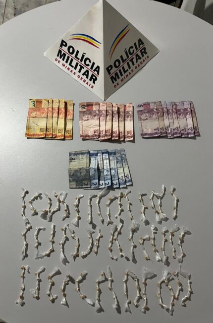 Flagrado em briga, suspeito tenta esconder pote com drogas e é preso em Papagaios