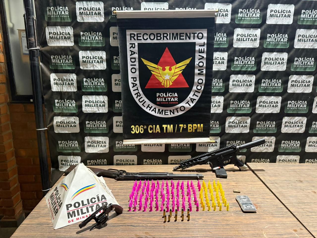 Megaoperação em Pompéu Polícia intercepta fuga, prende três e desmonta esquema de tráfico
