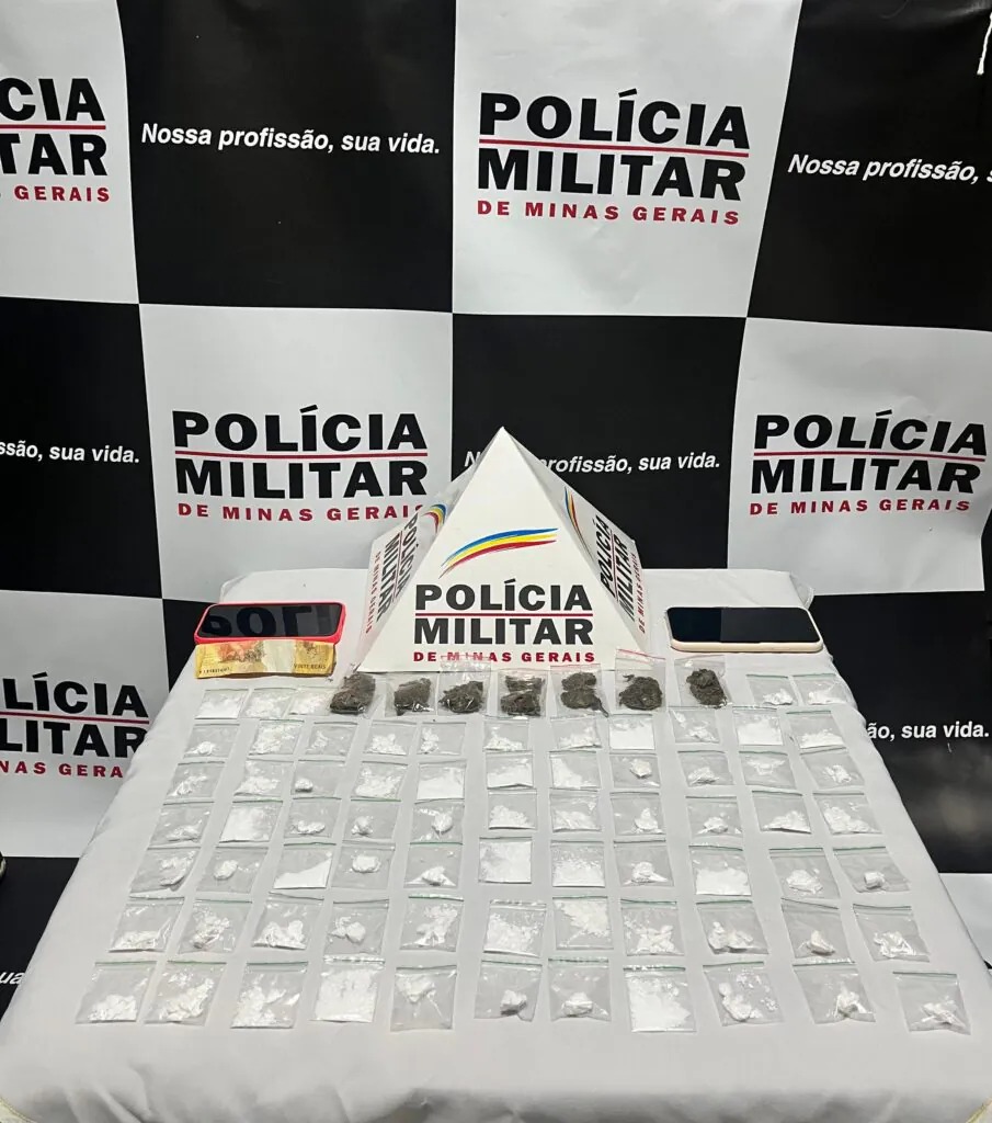 Tráfico em Pitangui: casal é preso com mais de 70 papelotes de cocaína e mulher confessa o crime Tráfico em Pitangui casal é preso com mais de 70 papelotes de cocaína e mulher confessa o crime