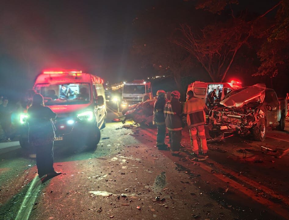 Tragédia na MG-050 bebê de quatro meses e motorista morrem presos às ferragens