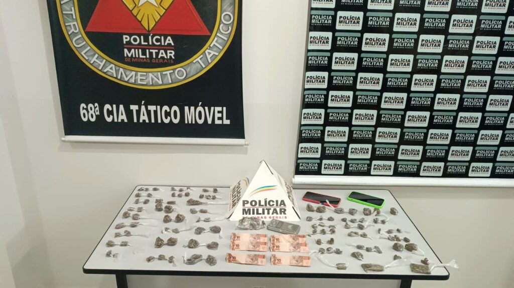 Caçada no escuro! Traficante tenta fugir, mas acaba preso com maconha e dinheiro em Nova Serrana WhatsApp Image 2025-07-22 at 09.08.42