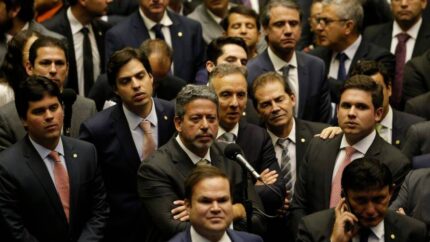Centrão dobra a aposta: prisão de Bolsonaro antes da condenação ganha força nos bastidores