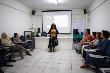 Inclusão Digital 50+: Câmara de Divinópolis capacita idosos em curso gratuito image
