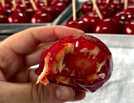 Morango do amor é nova febre no Brasil: veja o que é, por que viralizou e os impactos na cadeia produtiva; onde comprar em Divinópolis!