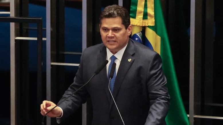“Nem com 81 assinaturas pauto o impeachment de ministro do STF” diz Presidente do Senado Davi Alcolumbre