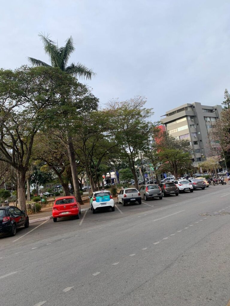Estacionamento interditado no Centro de Itaúna Estacionamento interditado no Centro de Itaúna