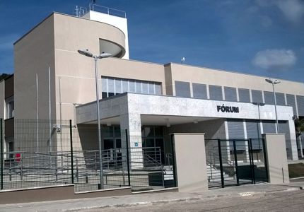 Juiz de Itapecerica, Altair Resende de Alvarega, aplica entendimento do STJ e afasta condenação ao Divinews, em acusação do secretário de saúde de São Sebastião do Oeste