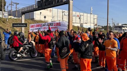 "Não somos lixos": Após confissão, garis de BH protestam e cobram júri popular para suspeito da morte de Laudemir Imagem do WhatsApp de 2025-08-20 à(s) 12.19.34_f5661636