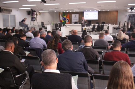 Câmara de Divinópolis sedia encontro de ‘Mesas Diretoras’ com objetivo de fortalecer Legislativos Regionais