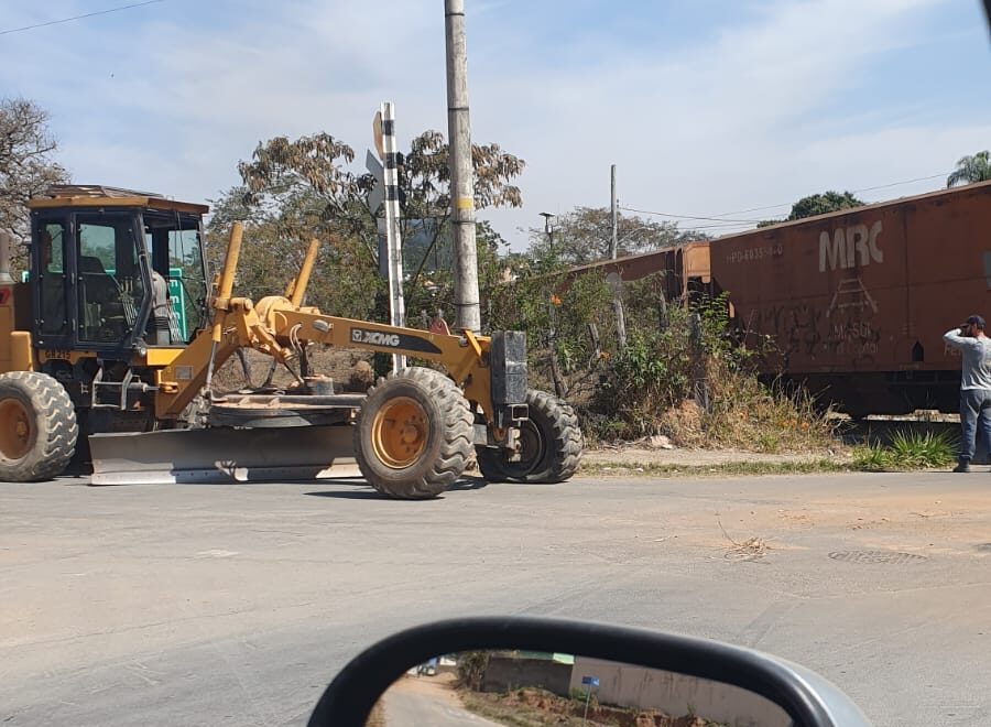 Locomotiva colide com patrol em Ermida