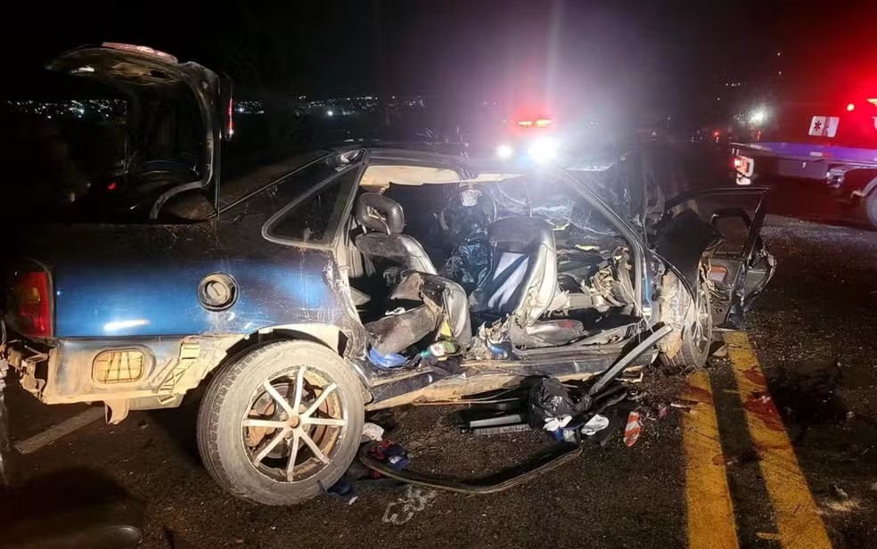 Tragédia em rodovia deixa oito pessoas mortas e mais duas feridas; cinco são da mesma família