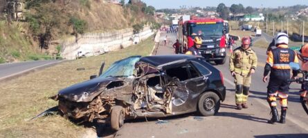 Colisão entre carro e caminhão de minério deixa morto e feridos na BR-381 download