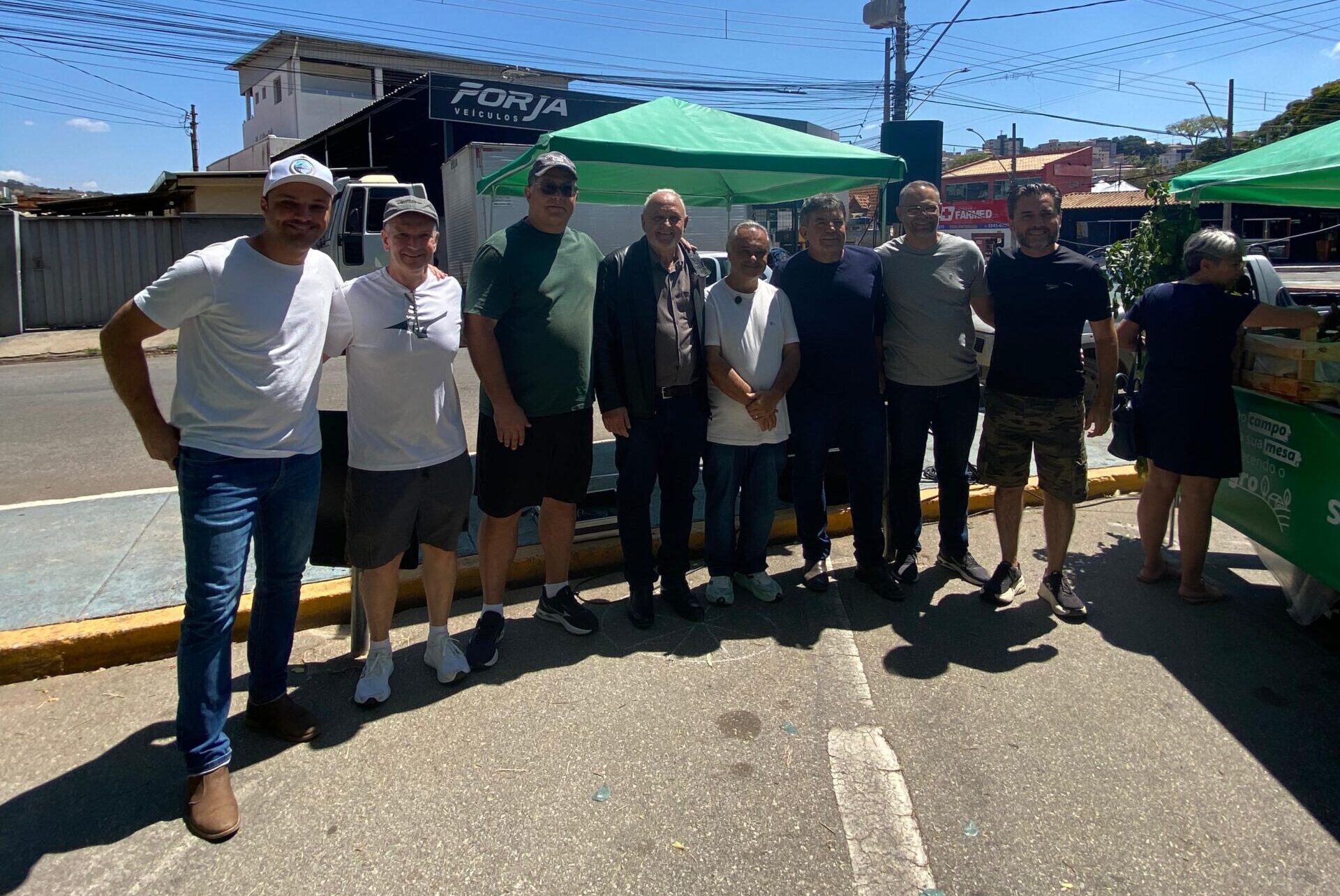 Abertura da Feira da Agricultura Familiar em Itaúna é um sucesso e promete movimentar todos os sábados