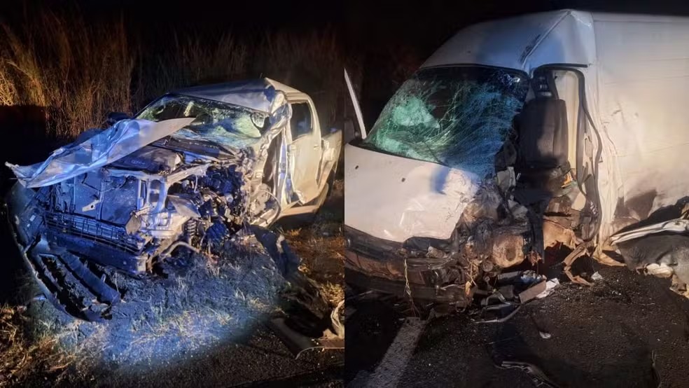 Acidente na MG-050 destrói veículos e deixa idoso em estado grave em Formiga Acidente na MG-050 destrói veículos e deixa idoso em estado grave em FormigaAcidente na MG-050 destrói veículos e deixa idoso em estado grave em Formiga