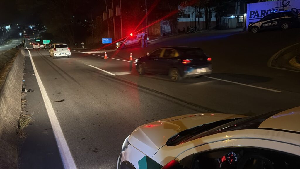 Atropelamento deixa pedestre em estado grave na MG-050 em Divinópolis Atropelamento deixa pedestre em estado grave na MG-050 em Divinópolis