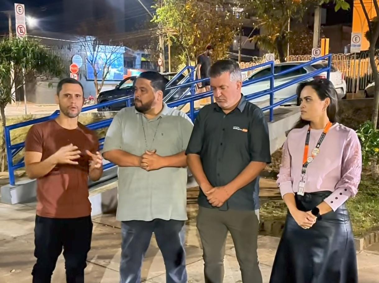 Gleidson Azevedo acusa Nova Serrana, Carmo do Cajuru, Lagoa da Prata, Pedra do indaiá e Pará de Minas de descartarem, em Divinópolis, pessoas em situação de rua