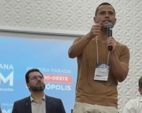 Gleidson Azevedo apoia o nome de Luís Falcão, presidente da AMM como possível vice de Cleitinho nas eleições de 2026 Gleidson Azevedo apoia o nome de Luís Falcão, presidente da AMM como possível vice de Cleitinho nas eleições de 2026