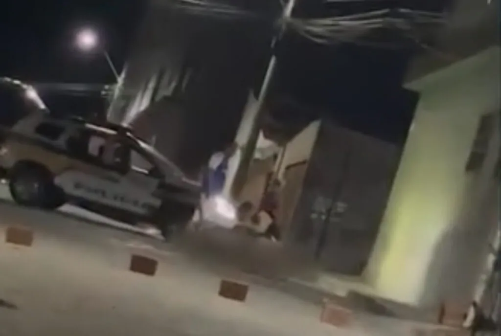 Homem é morto a tiros em Formiga; adolescente de 17 anos é suspeito Homem é morto a tiros em Formiga; adolescente de 17 anos é suspeito