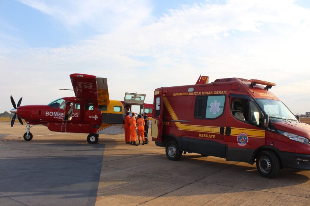 Paciente com queimaduras graves é transferida de Divinópolis para Montes Claros em avião Arcanjo 09 IMG-20250929-WA0088