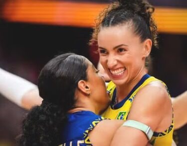 Brasil vence a França por 3 a 0 e avança à semifinal do Mundial de Vôlei