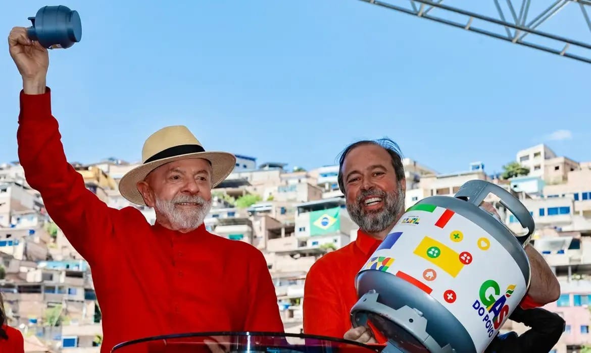 Lula lança programa Gás do Povo e garante botijão gratuito a mais de 15 milhões de famílias