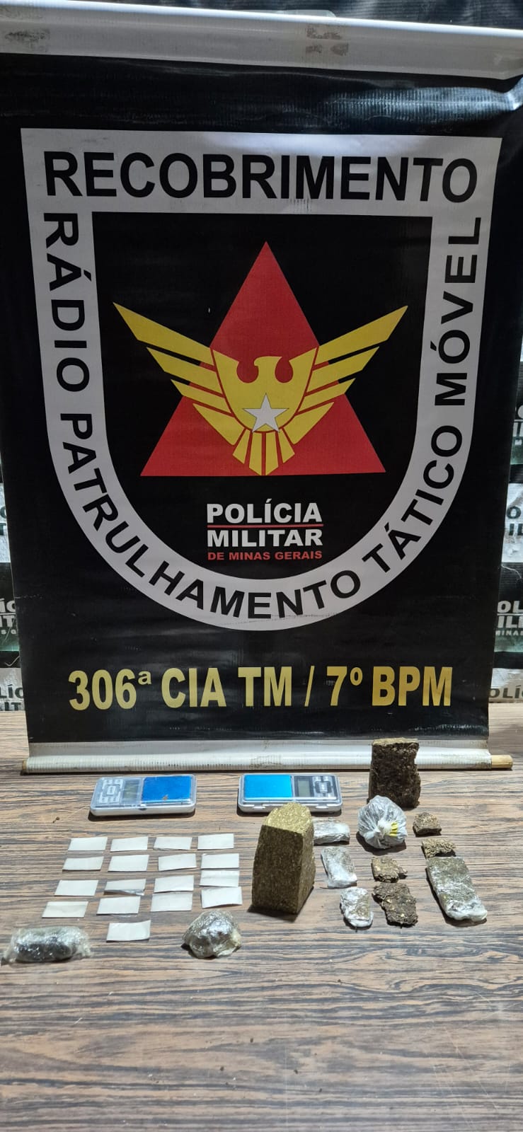 Operação Tático Móvel intercepta suspeitos e desmonta ponto de drogas em área de mata