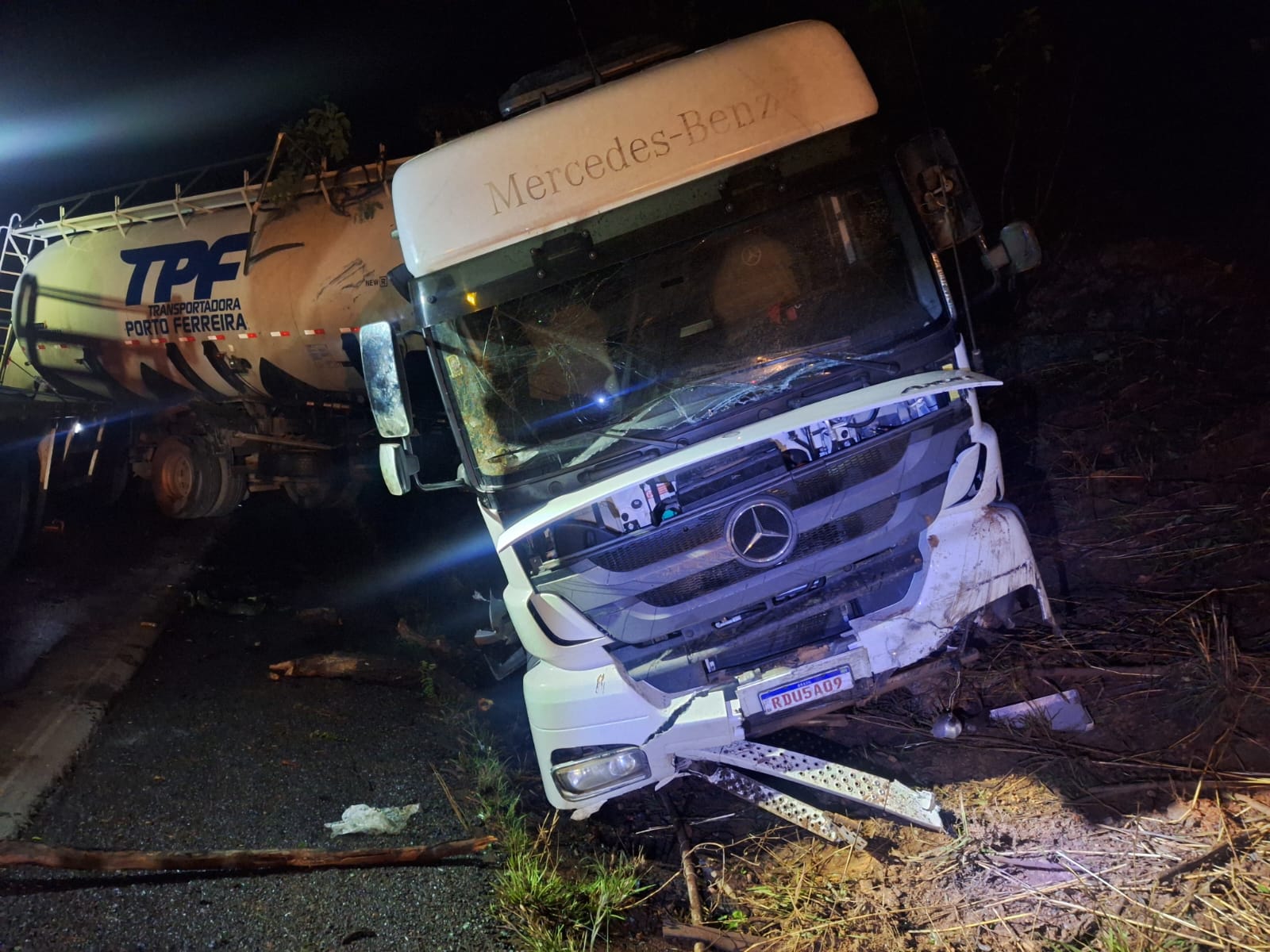Acidente na BR-354 deixa motorista ferido em Bambuí e mobiliza equipes de socorro