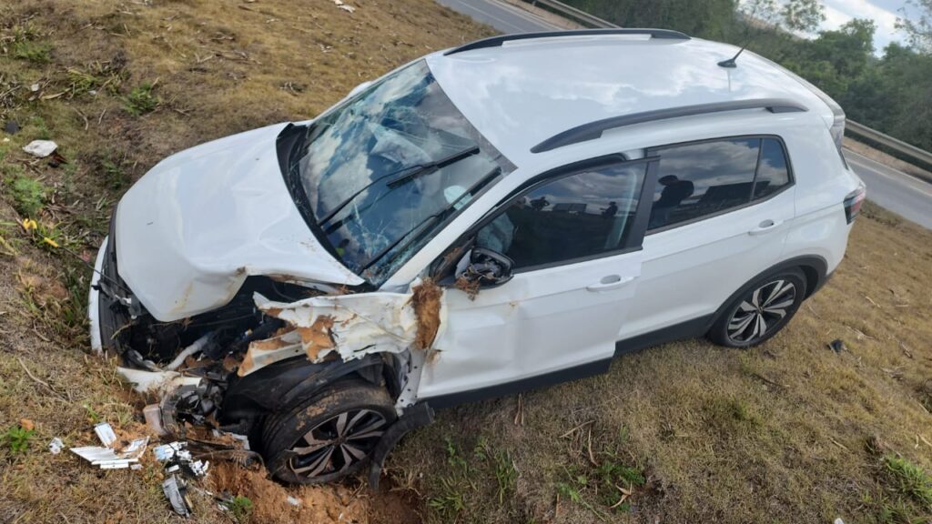Condutor de 70 anos cai em vala após carreta fechar passagem em Formiga Imagem do WhatsApp de 2025-09-24 à(s) 01.02.17_b6f60301