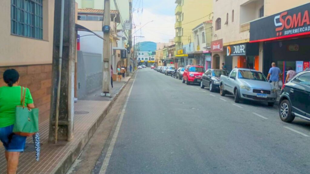 Fiscais de Carmo do Cajuru orientam comerciantes e melhoram circulação de pedestres Imagem do WhatsApp de 2025-09-24 à(s) 15.29.03_69a45bd7