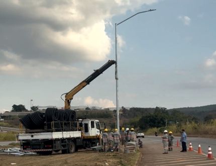 Prefeitura de Itaúna realiza iluminação do Trevo do Morro do Engenho Itauna iluminação - 2